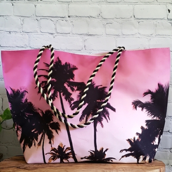 Palm Tree Beach Tote - Pink, Black & White- AVON - Picture 11 of 11